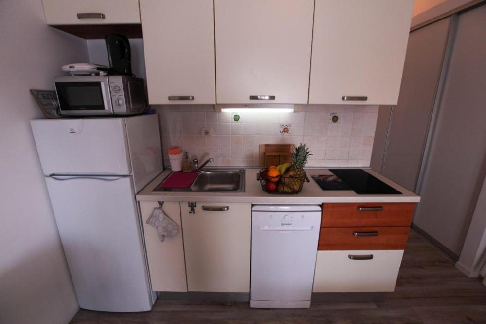 Apartments Luka 罗戈兹尼察 外观 照片
