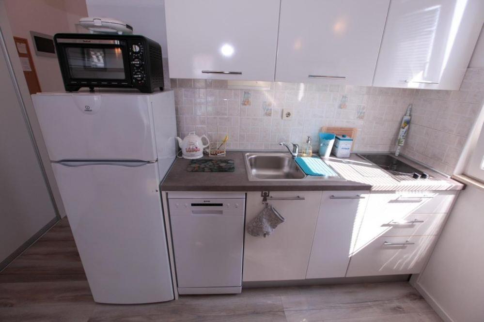 Apartments Luka 罗戈兹尼察 外观 照片